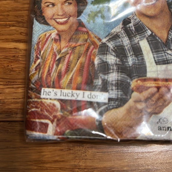 Cocktail napkins, Man & Lady grilling “I’m lucky he cooks He’s lucky I don’t” - Picture 3 of 3